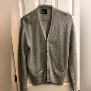 Robert Bruce Gray Cardigan, L